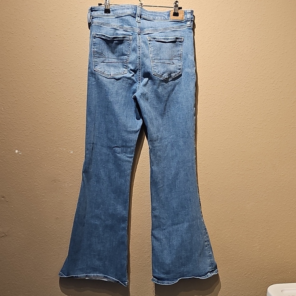 American Eagle Outfitters Super Hi-Rise Flare Size 10 Medium Blue Wide Leg Jeans - Picture 4 of 4